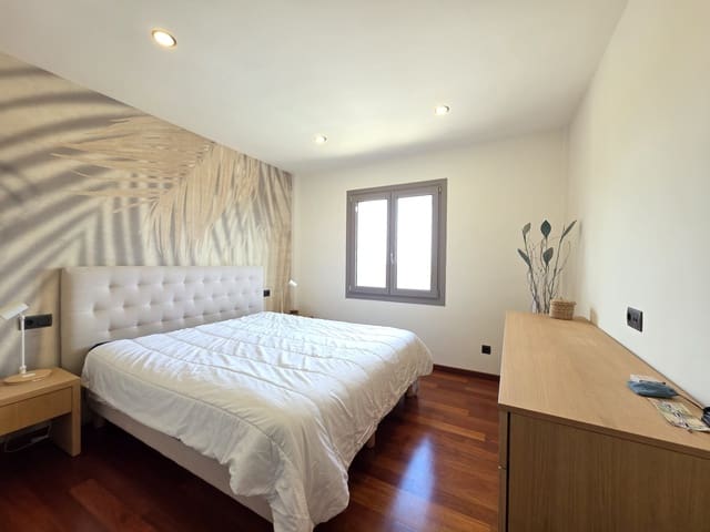 Apartamento de 3 habitaciones en Portocristo / Port de Manacor, Manacor en alquiler con garaje - 2.800 € (Ref: 9672419)