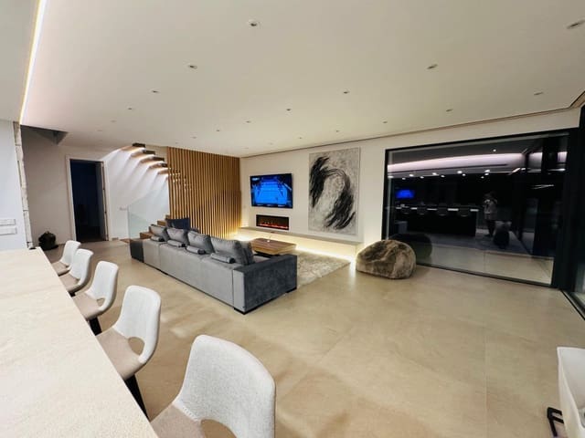 Chalet de 3 habitaciones en Marratxí en alquiler con piscina garaje - 14.000 € (Ref: 9676421)