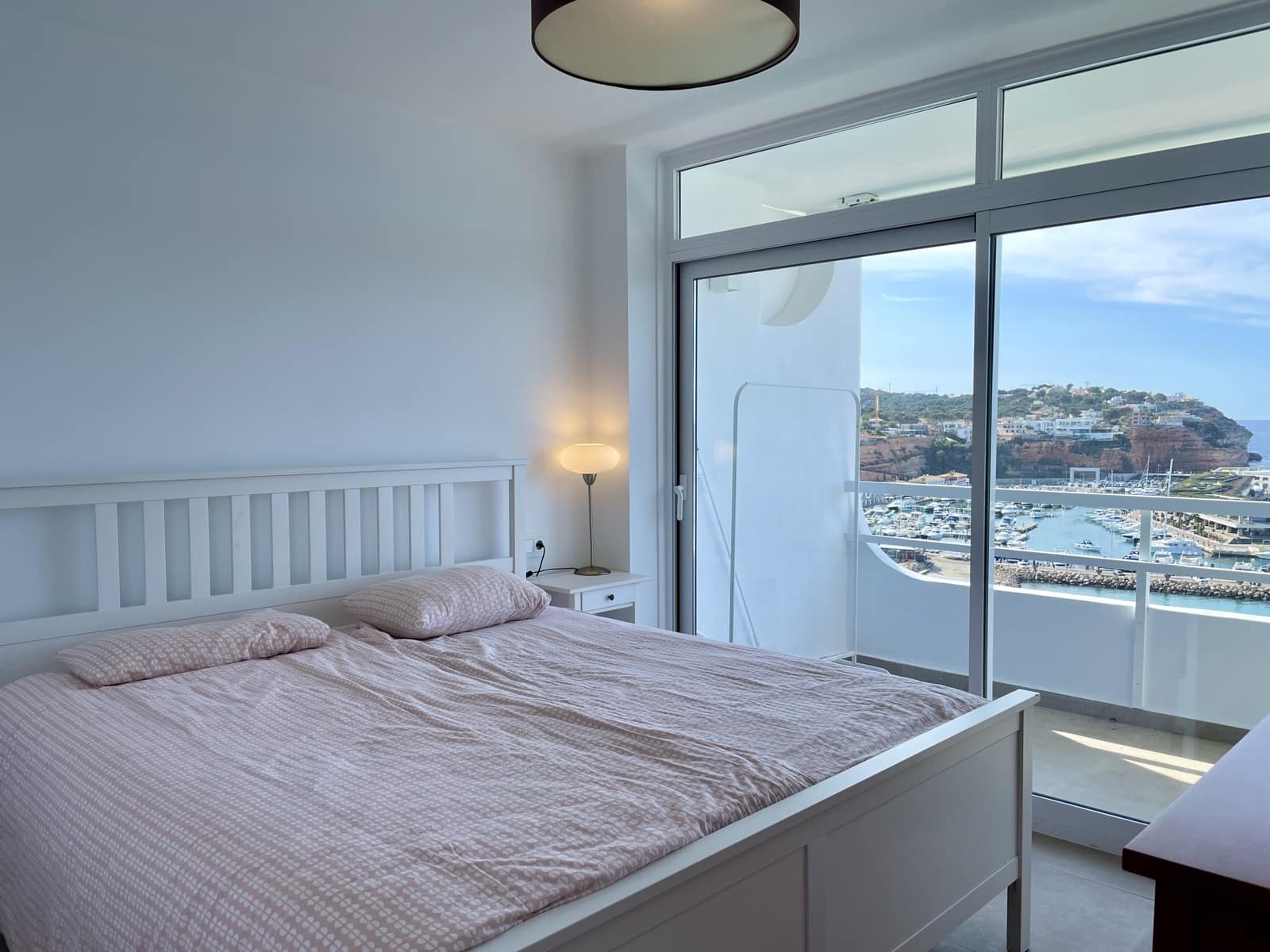 2 Zimmer Apartment zu vermieten in El Toro / Port Adriano - 2.400 € (Ref: 9676423)