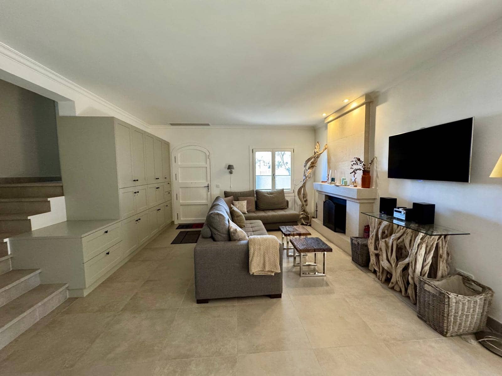 4 makuuhuone Huvila myytävänä paikassa Muro mukana 
autotalli - 1 750 000 € (Ref: 9679268)