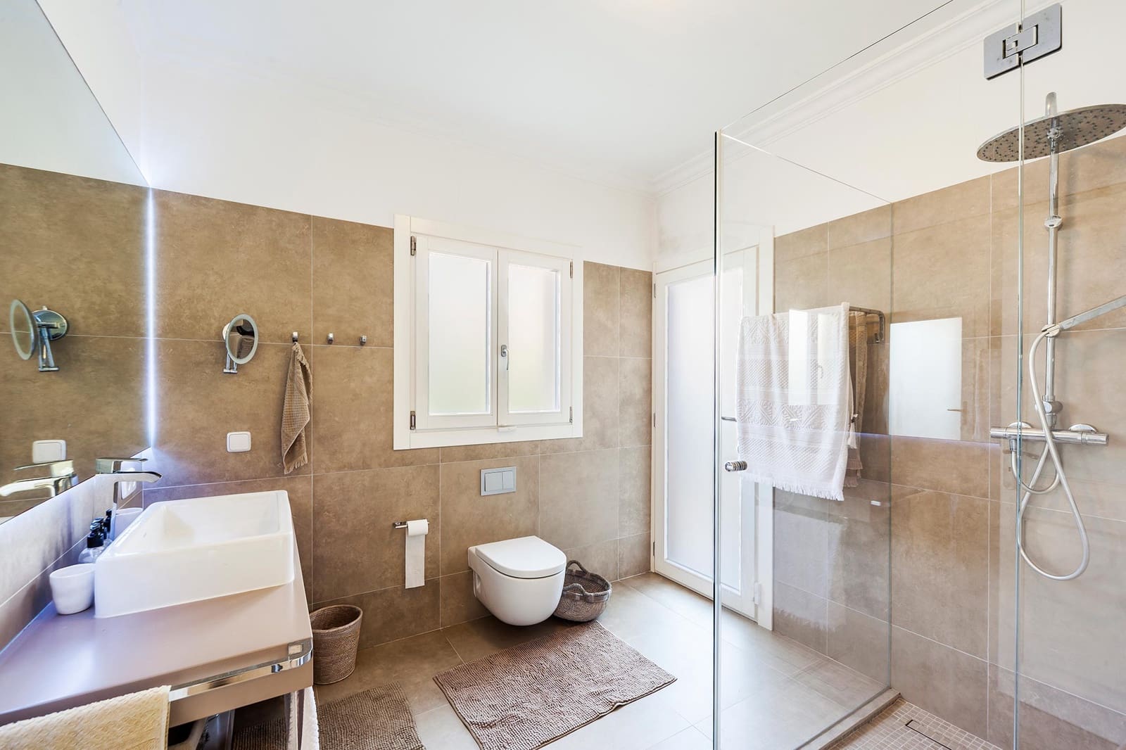 4 makuuhuone Huvila myytävänä paikassa Muro mukana 
autotalli - 1 750 000 € (Ref: 9679268)