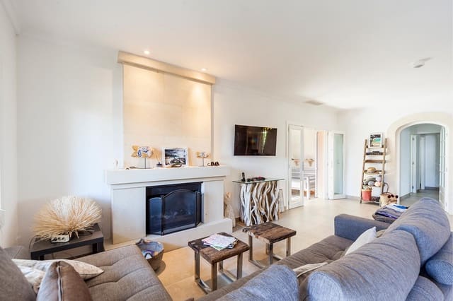 4 makuuhuone Huvila myytävänä paikassa Playas de Muro / Platges de Muro, Muro mukana 
autotalli - 1 750 000 € (Ref: 9679268)