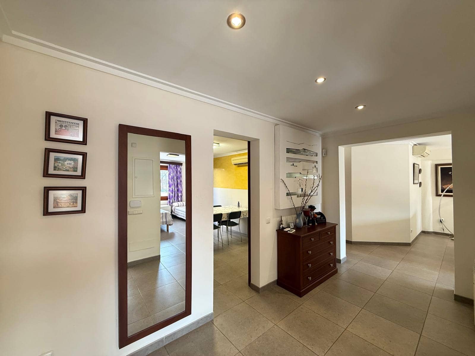 2 slaapkamer Villa te huur in Puerto de Alcudia met garage - € 2.000 (Ref: 9685779)