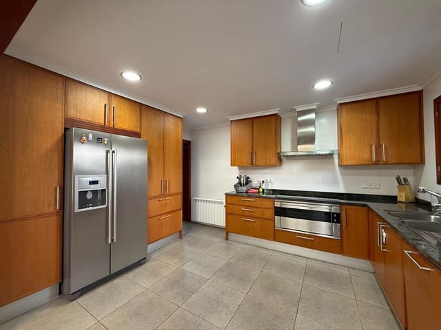 2 slaapkamer Villa te huur in Puerto de Alcudia, Alcúdia met garage - € 2.000 (Ref: 9685779)