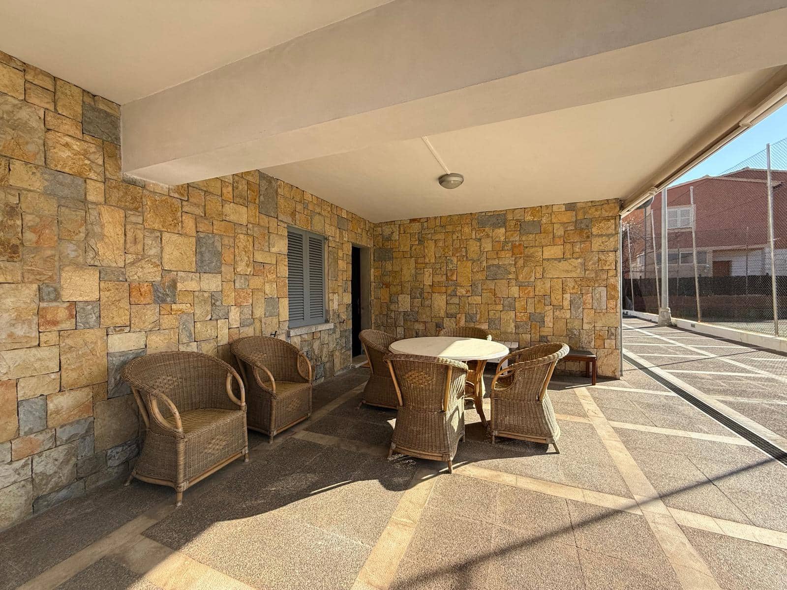 2 slaapkamer Villa te huur in Puerto de Alcudia met garage - € 2.000 (Ref: 9685779)