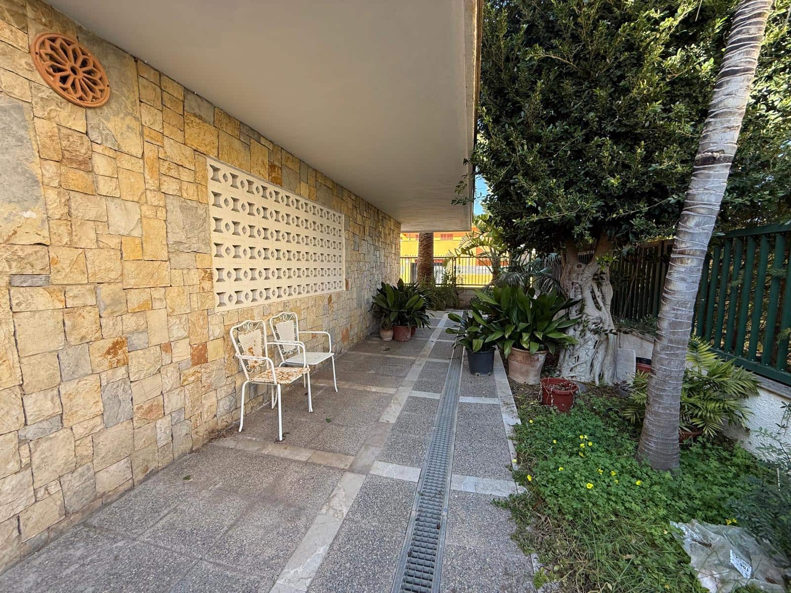 2 slaapkamer Villa te huur in Puerto de Alcudia met garage - € 2.000 (Ref: 9685779)