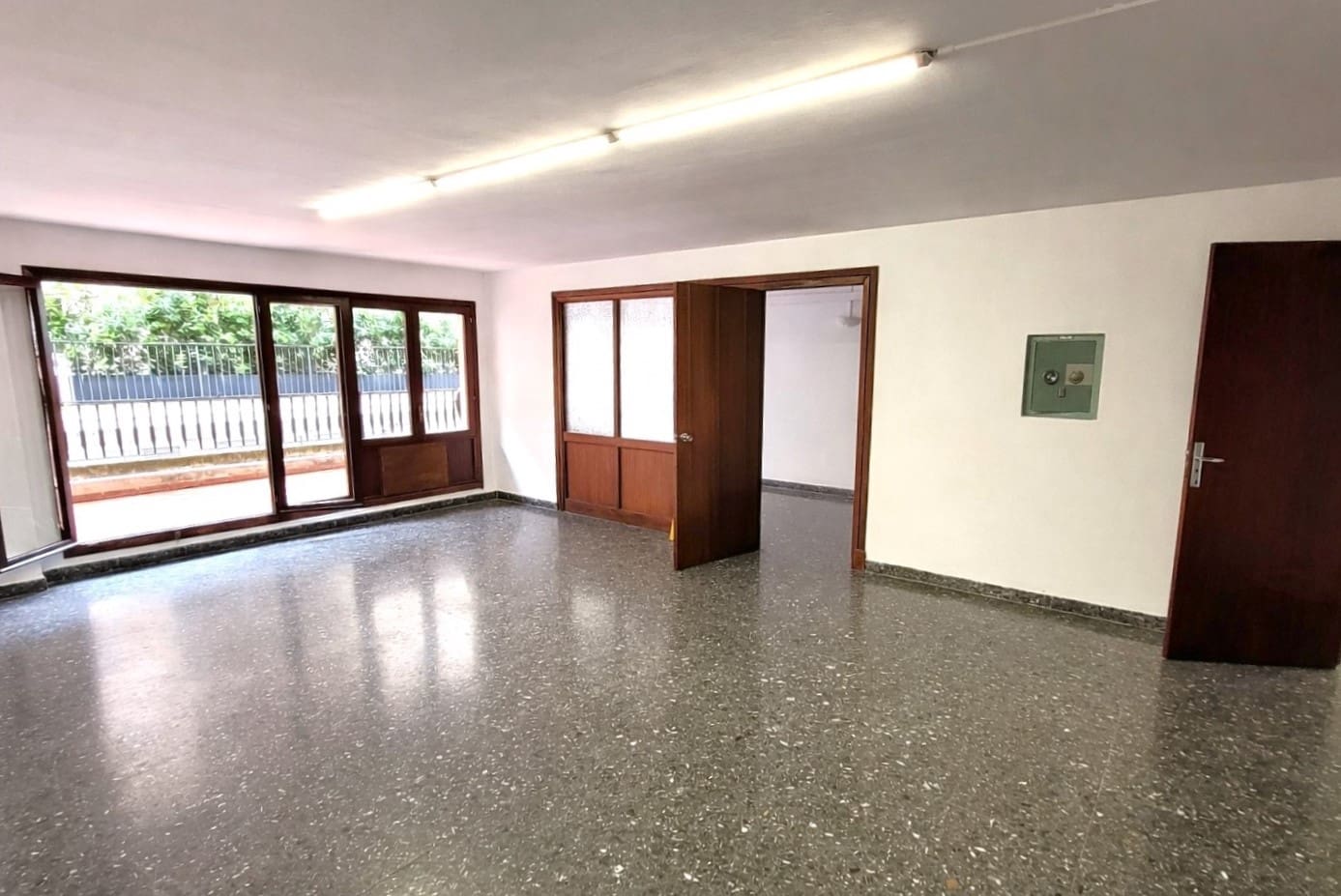 4 bedroom Commercial for rent in Palma de Mallorca - € 2,000 (Ref: 9685783)