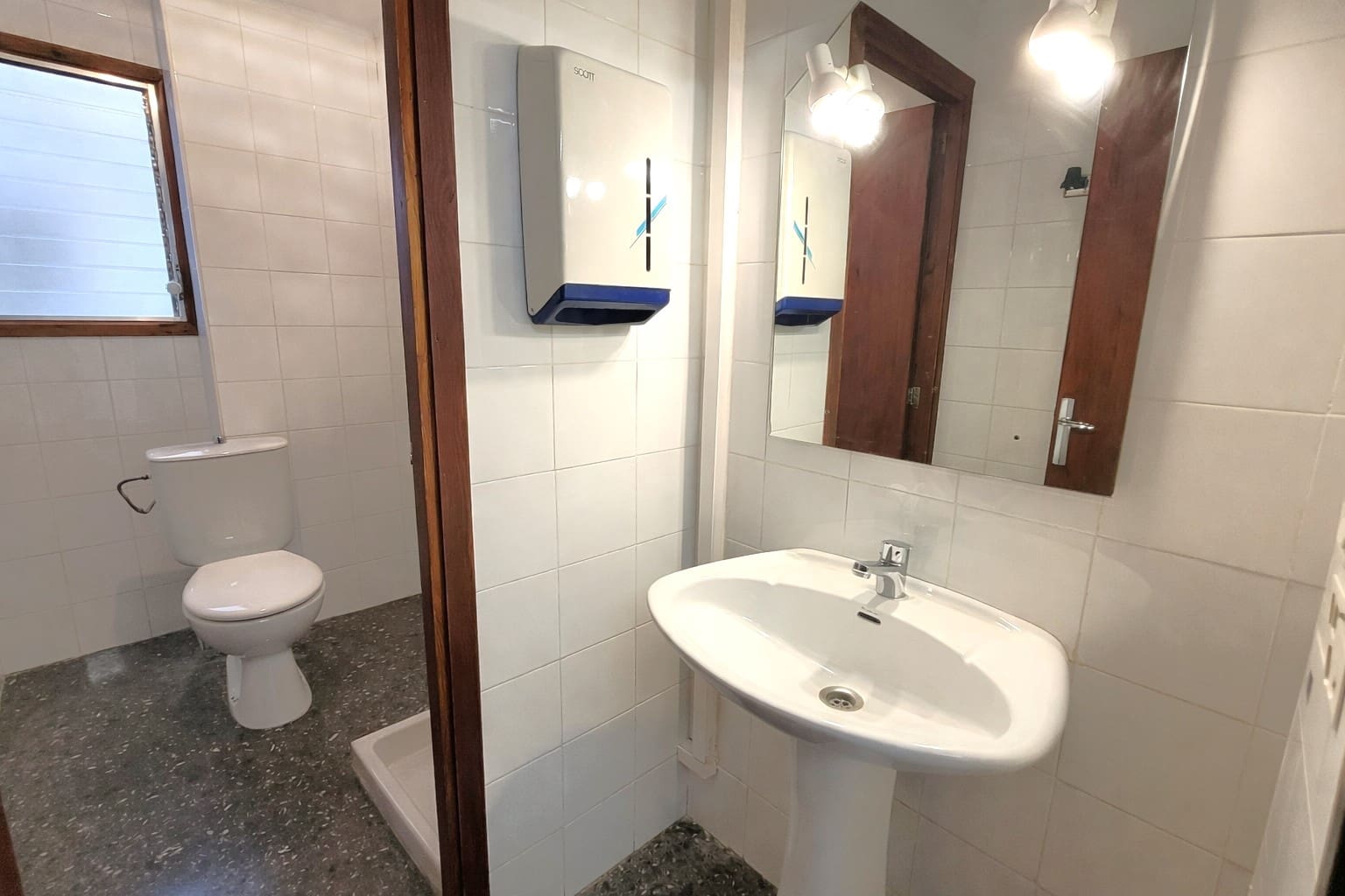 4 bedroom Commercial for rent in Palma de Mallorca - € 2,000 (Ref: 9685783)