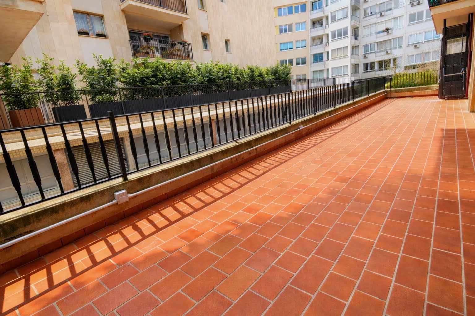 4 bedroom Commercial for rent in Palma de Mallorca - € 2,000 (Ref: 9685783)