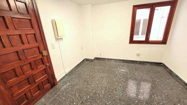 Local Comercial de 4 habitaciones en El Mercat, Palma de Mallorca en alquiler - 2.000 € (Ref: 9685783)