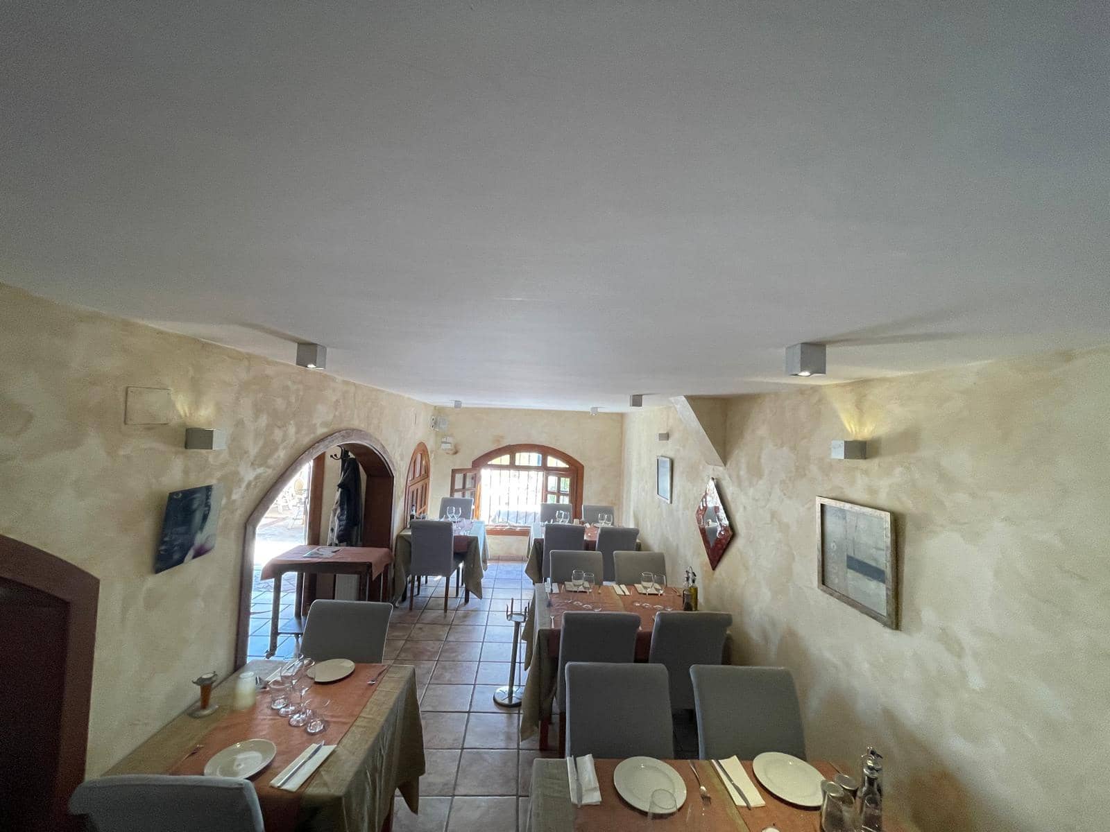 Commercial for sale in Cala Fornells with garage - € 950,000 (Ref: 9685784)