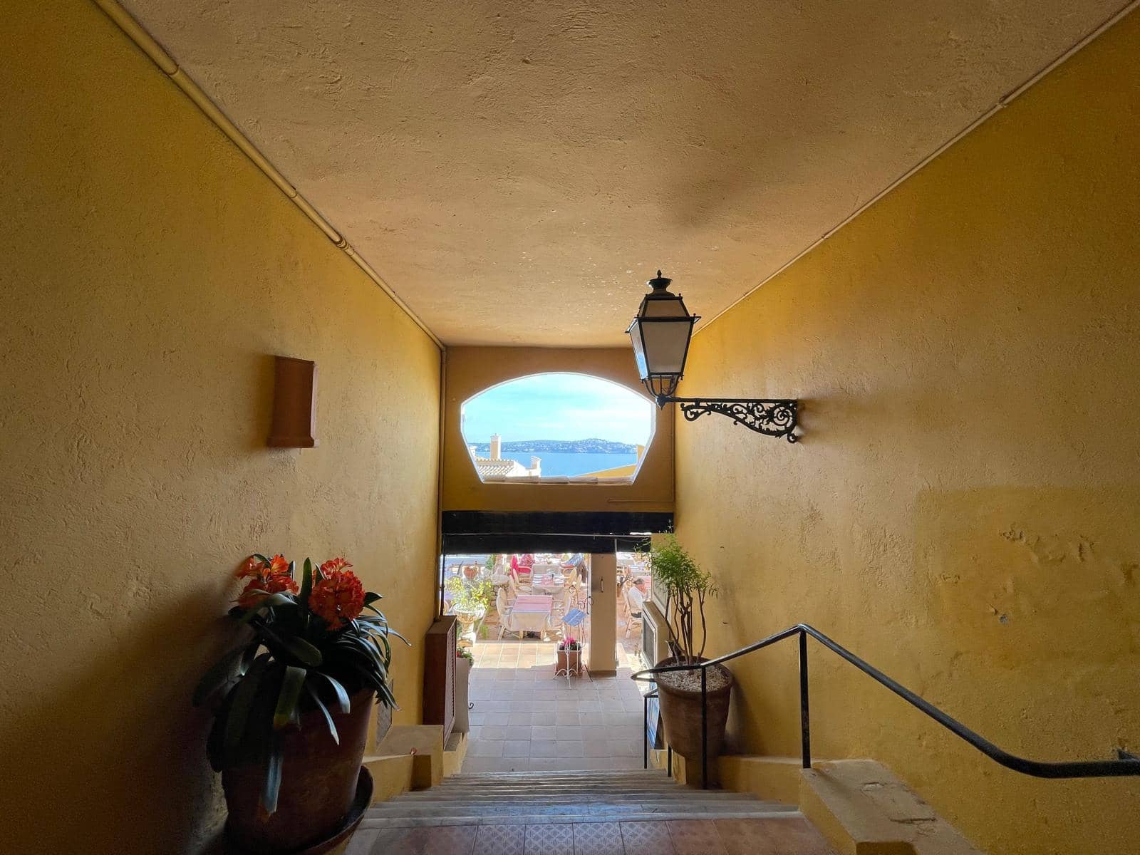 Commercial for sale in Cala Fornells with garage - € 950,000 (Ref: 9685784)