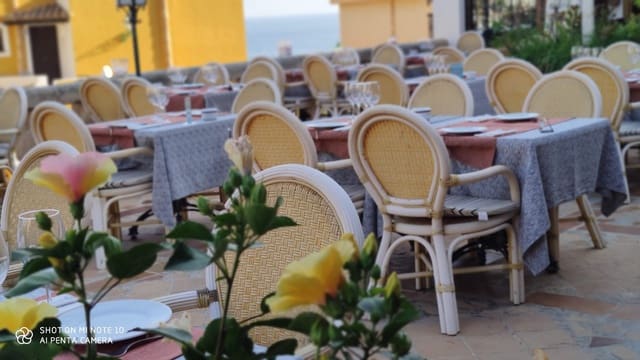 Commerciale in vendita in Cala Fornells, Calvià con garage - 950.000 € (Rif: 9685784)