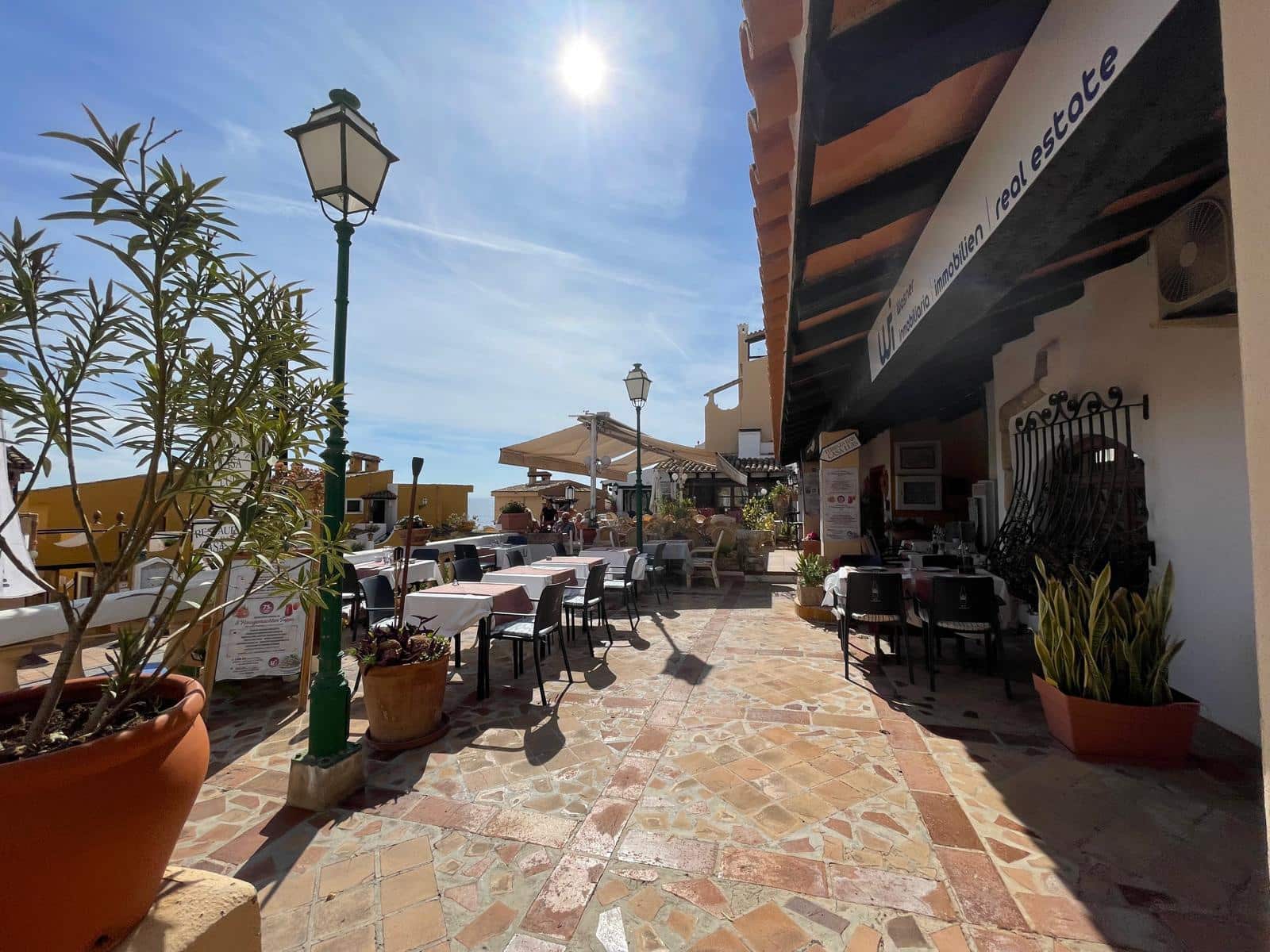 Commercial for sale in Cala Fornells with garage - € 950,000 (Ref: 9685784)