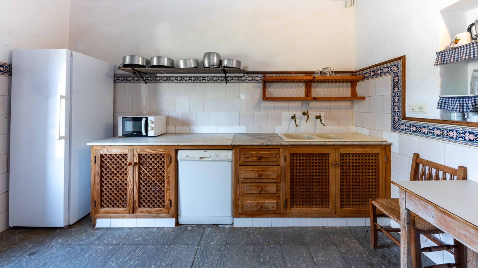 6 sypialnia Finka/Dom wiejski na sprzedaż w Establiments z basenem garażem - 3 900 000 € (Ref: 9685785)