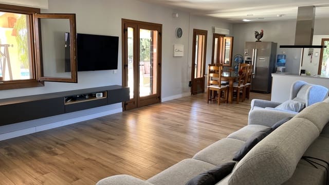 Finca/Maison de Campagne de 4 chambres à louer à Sencelles avec piscine garage - 4 000 € (Ref: 9694330)