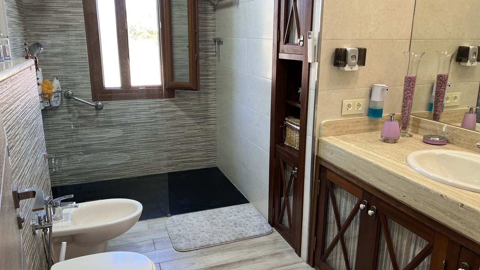 4 bedroom Finca/Country House for rent in Sencelles with pool garage - € 4,000 (Ref: 9694330)