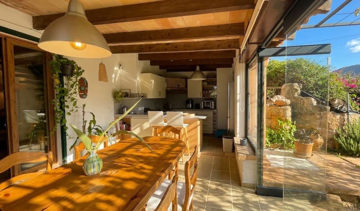 2 bedroom Villa for rent in Puerto de Andratx with garage - € 2,500 (Ref: 9694392)