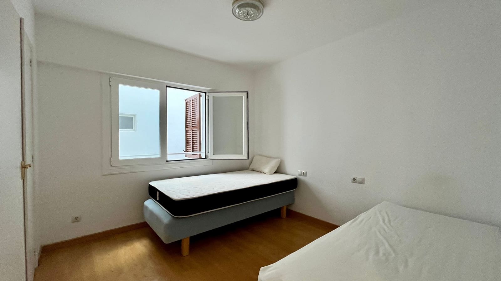 2 bedroom Apartment for rent in Portals Nous with garage - € 2,500 (Ref: 9697818)