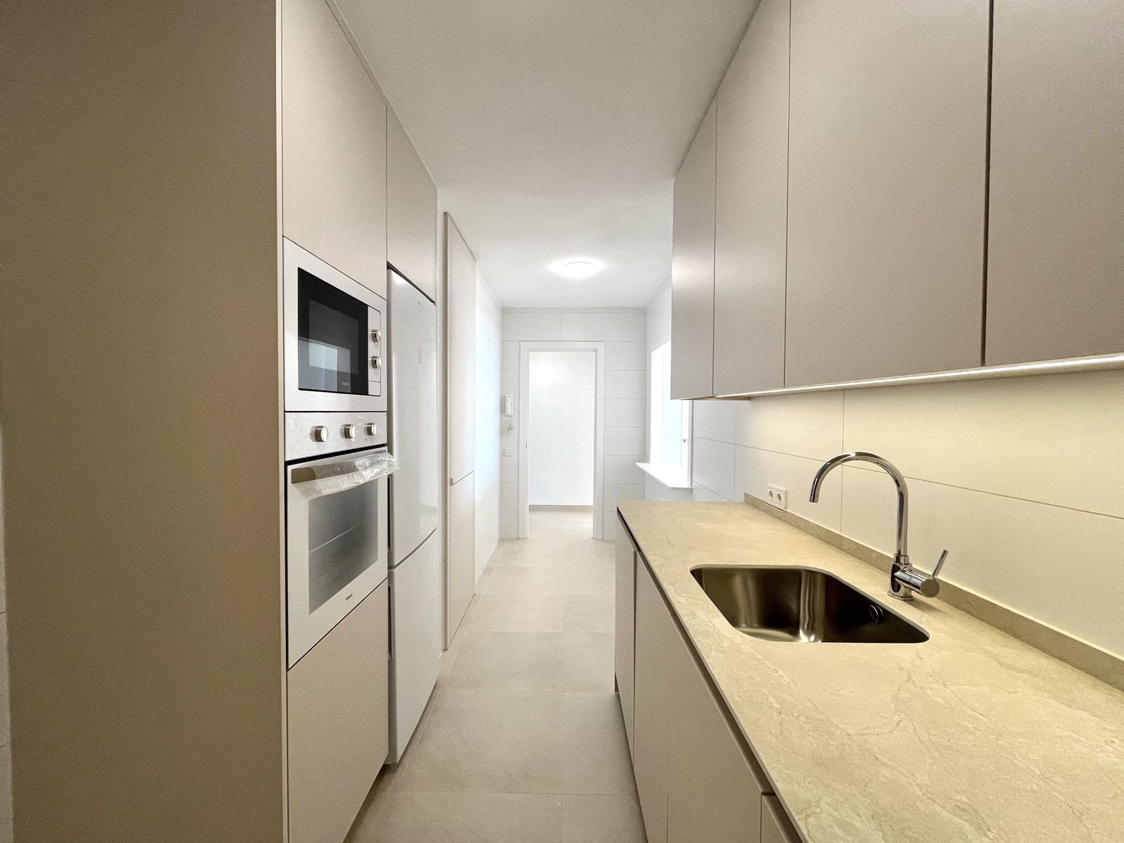 3 bedroom Apartment for rent in Cala Mayor with garage - € 2,700 (Ref: 9700146)