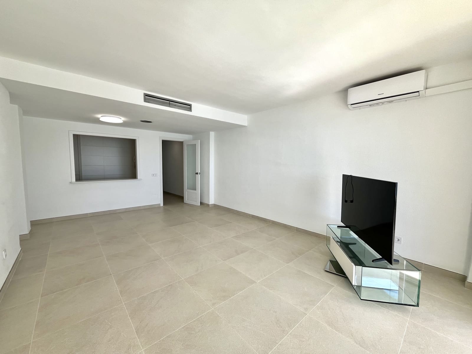 3 bedroom Apartment for rent in Cala Mayor with garage - € 2,700 (Ref: 9700146)