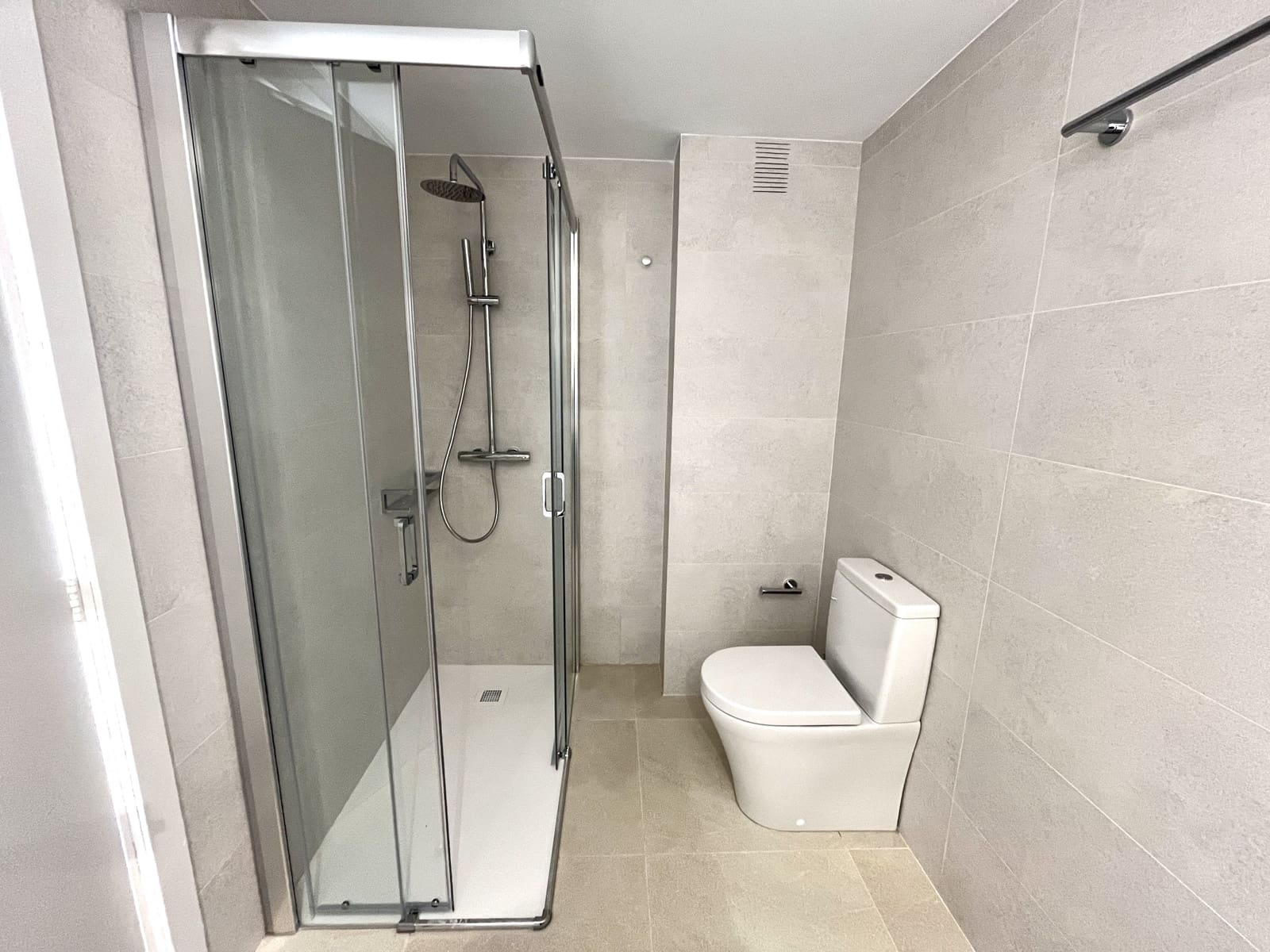 3 bedroom Apartment for rent in Cala Mayor with garage - € 2,700 (Ref: 9700146)