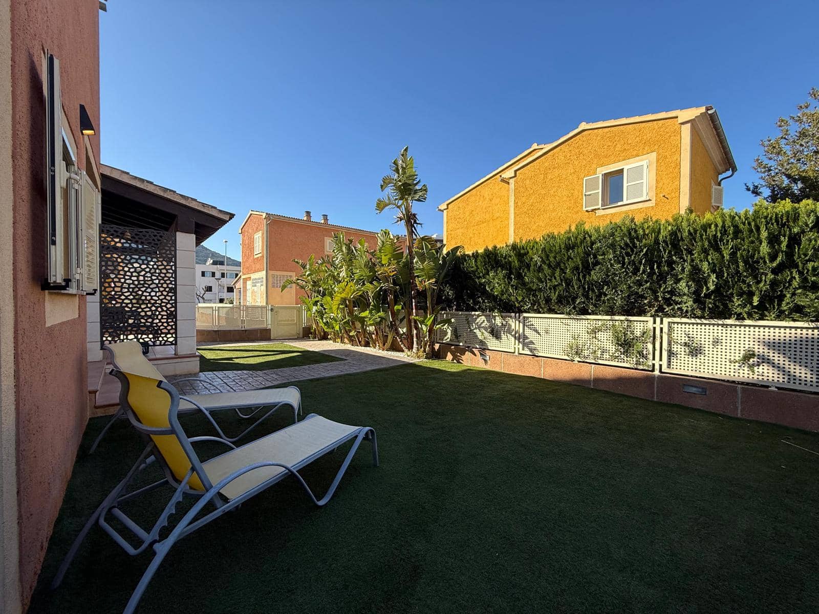 3 bedroom Villa for rent in Puerto de Alcudia with garage - € 2,000 (Ref: 9700147)