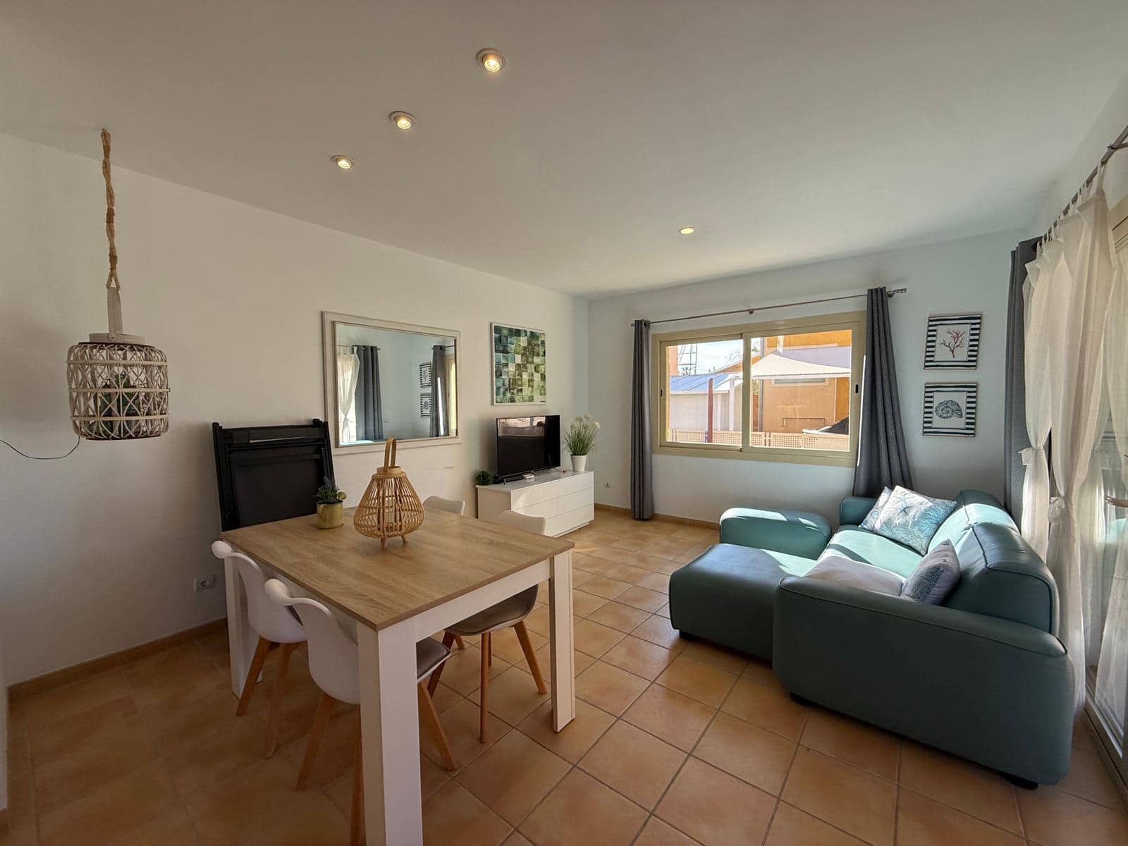 3 bedroom Villa for rent in Puerto de Alcudia with garage - € 2,000 (Ref: 9700147)