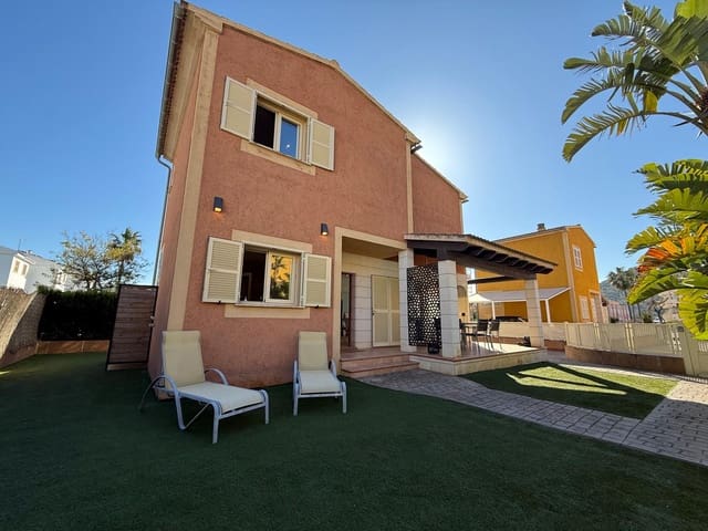 Villa/Maison de 3 chambres à louer à Puerto de Alcudia, Alcúdia avec garage - 2 000 € (Ref: 9700147)