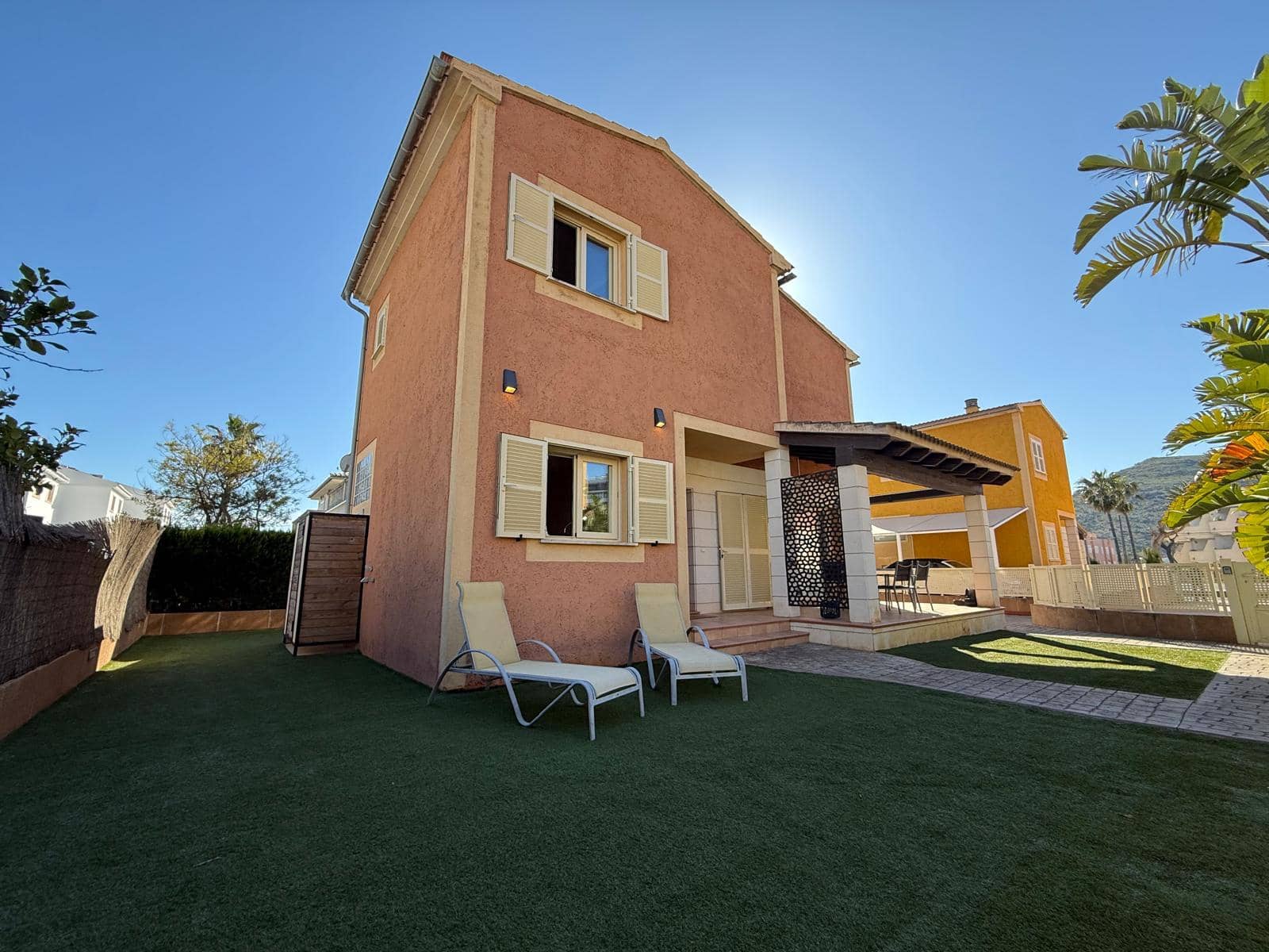 3 bedroom Villa for rent in Puerto de Alcudia with garage - € 2,000 (Ref: 9700147)