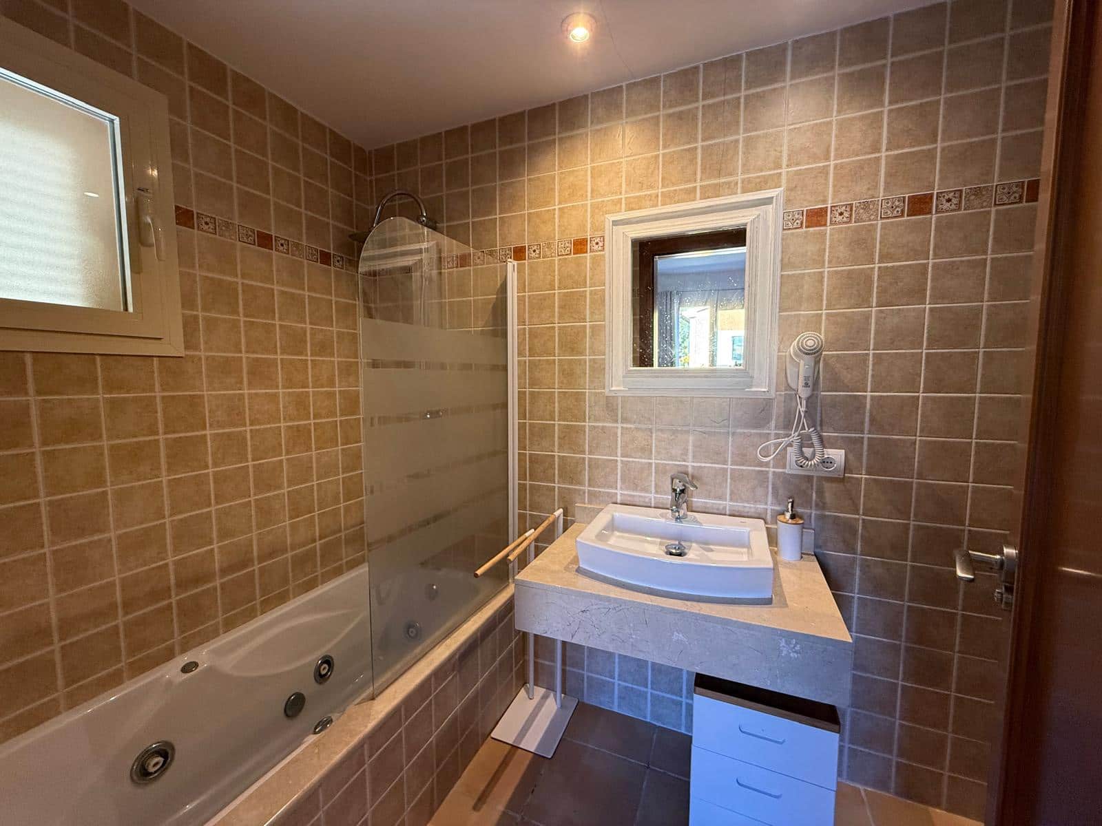 3 bedroom Villa for rent in Puerto de Alcudia with garage - € 2,000 (Ref: 9700147)