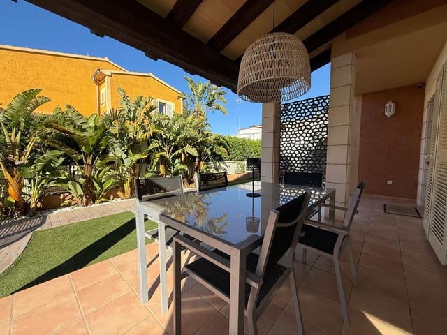 Villa/Maison de 3 chambres à louer à Puerto de Alcudia, Alcúdia avec garage - 2 000 € (Ref: 9700147)