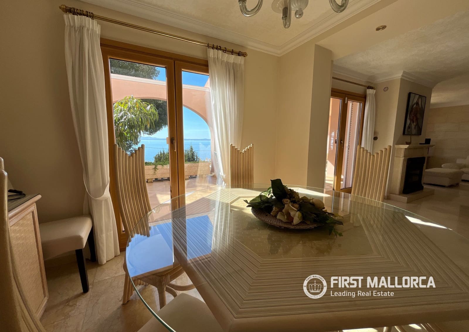 Pareado de 3 habitaciones en Aucanada en venta con piscina garaje - 2.500.000 € (Ref: 9716724)