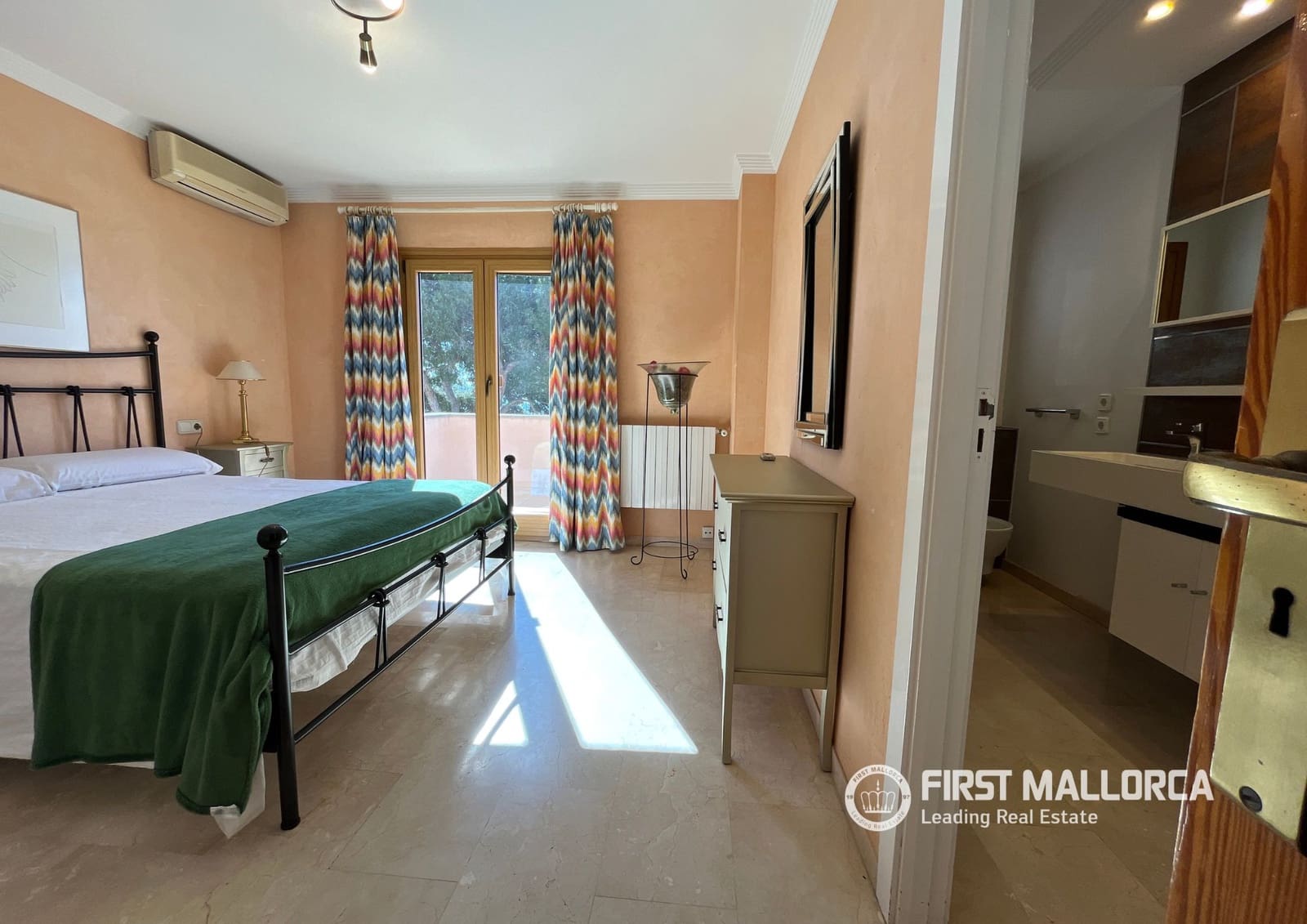 Pareado de 3 habitaciones en Aucanada en venta con piscina garaje - 2.500.000 € (Ref: 9716724)