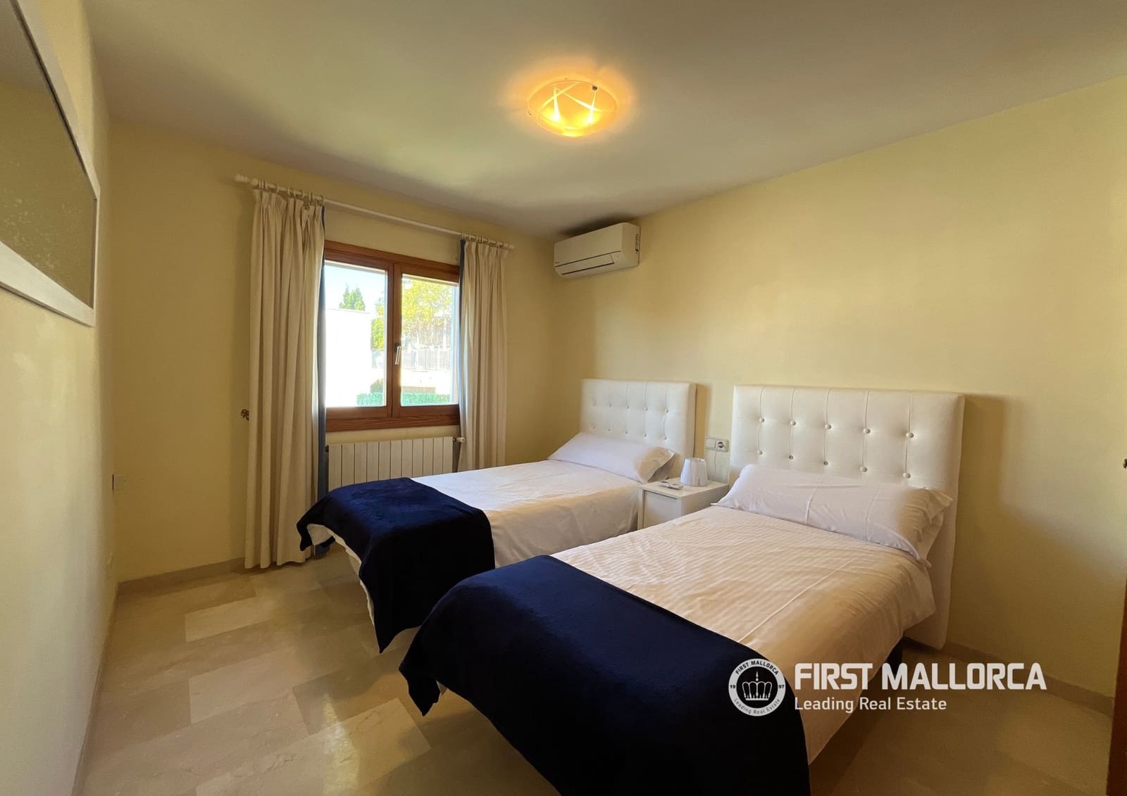 Pareado de 3 habitaciones en Aucanada en venta con piscina garaje - 2.500.000 € (Ref: 9716724)