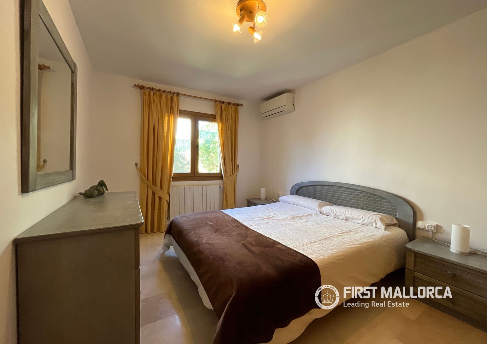 Pareado de 3 habitaciones en Aucanada en venta con piscina garaje - 2.500.000 € (Ref: 9716724)