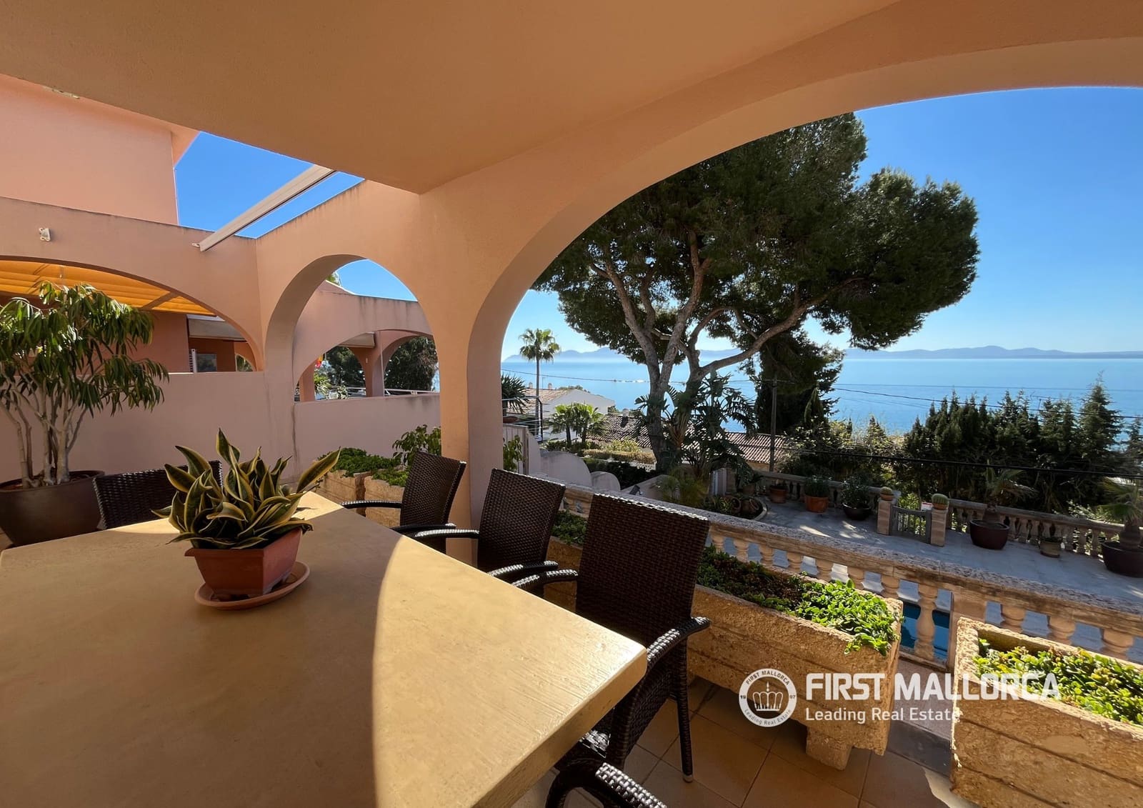 Pareado de 3 habitaciones en Aucanada en venta con piscina garaje - 2.500.000 € (Ref: 9716724)