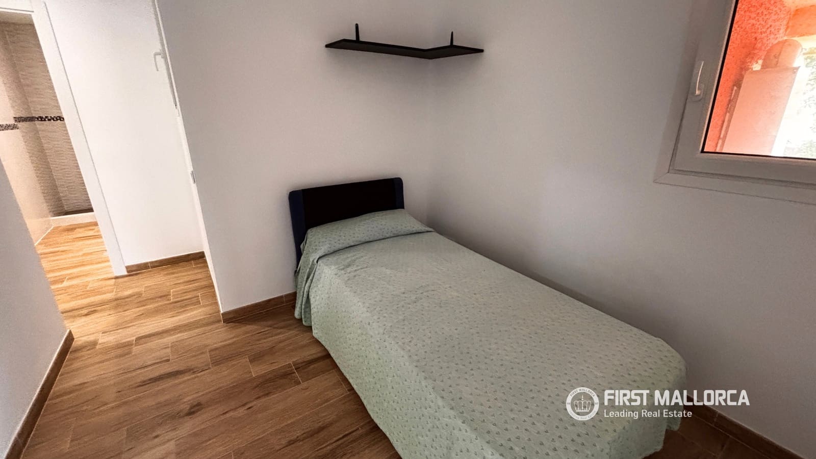 8 bedroom Villa for sale in Santa Ponsa with garage - € 1,100,000 (Ref: 9716726)