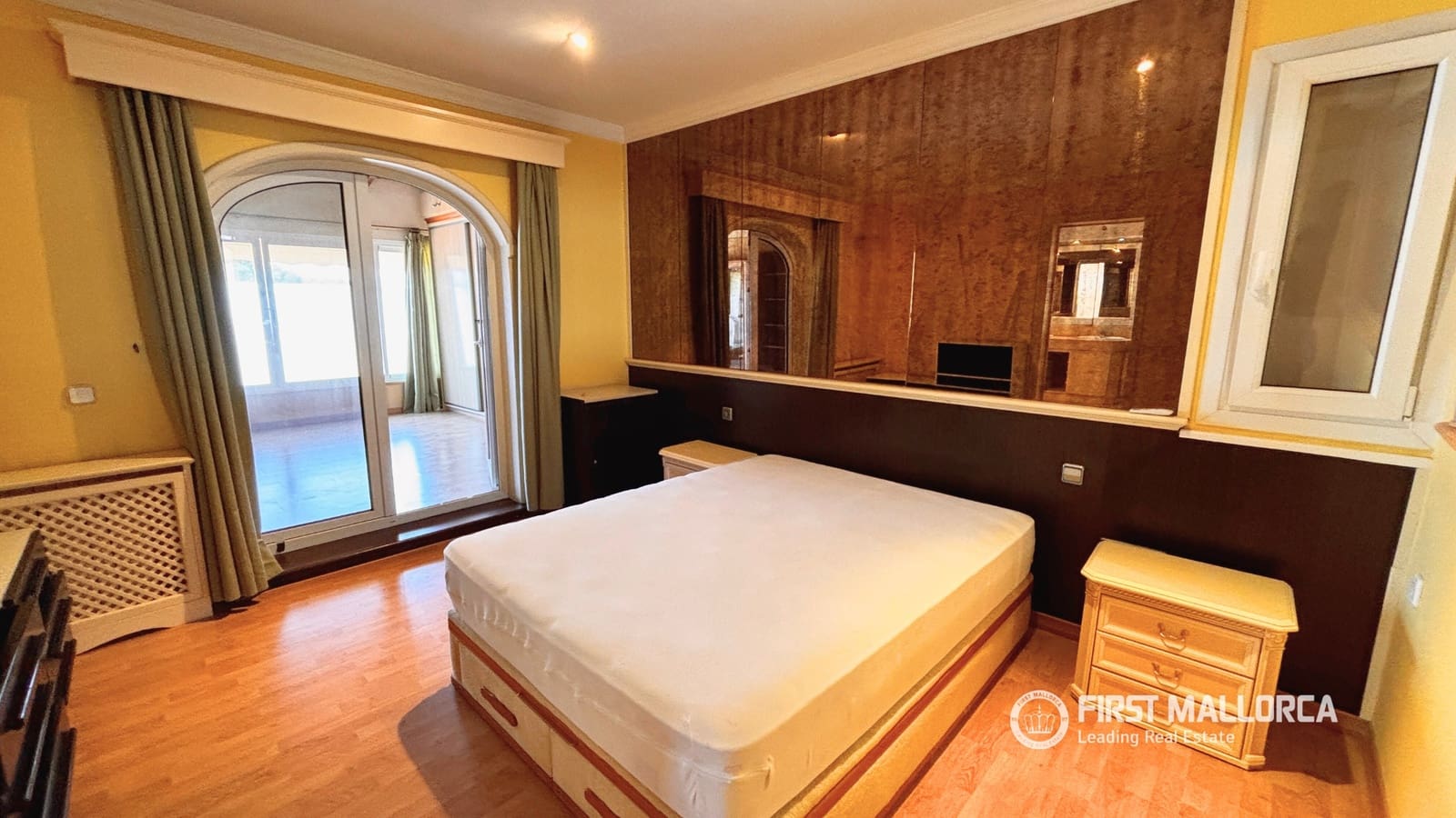 8 bedroom Villa for sale in Santa Ponsa with garage - € 1,100,000 (Ref: 9716726)