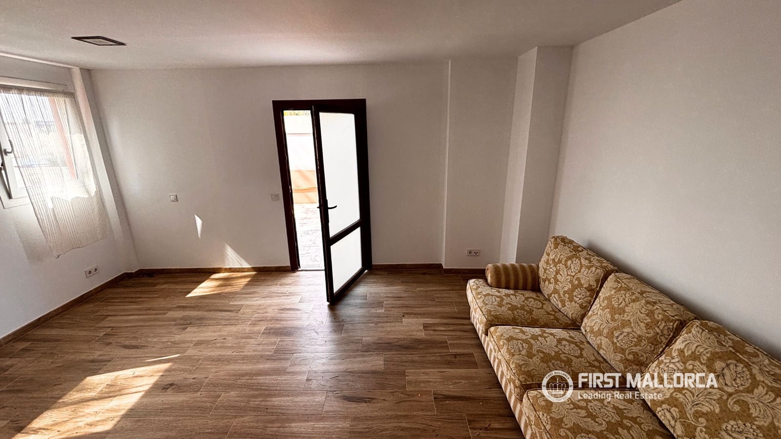 8 bedroom Villa for sale in Santa Ponsa with garage - € 1,100,000 (Ref: 9716726)