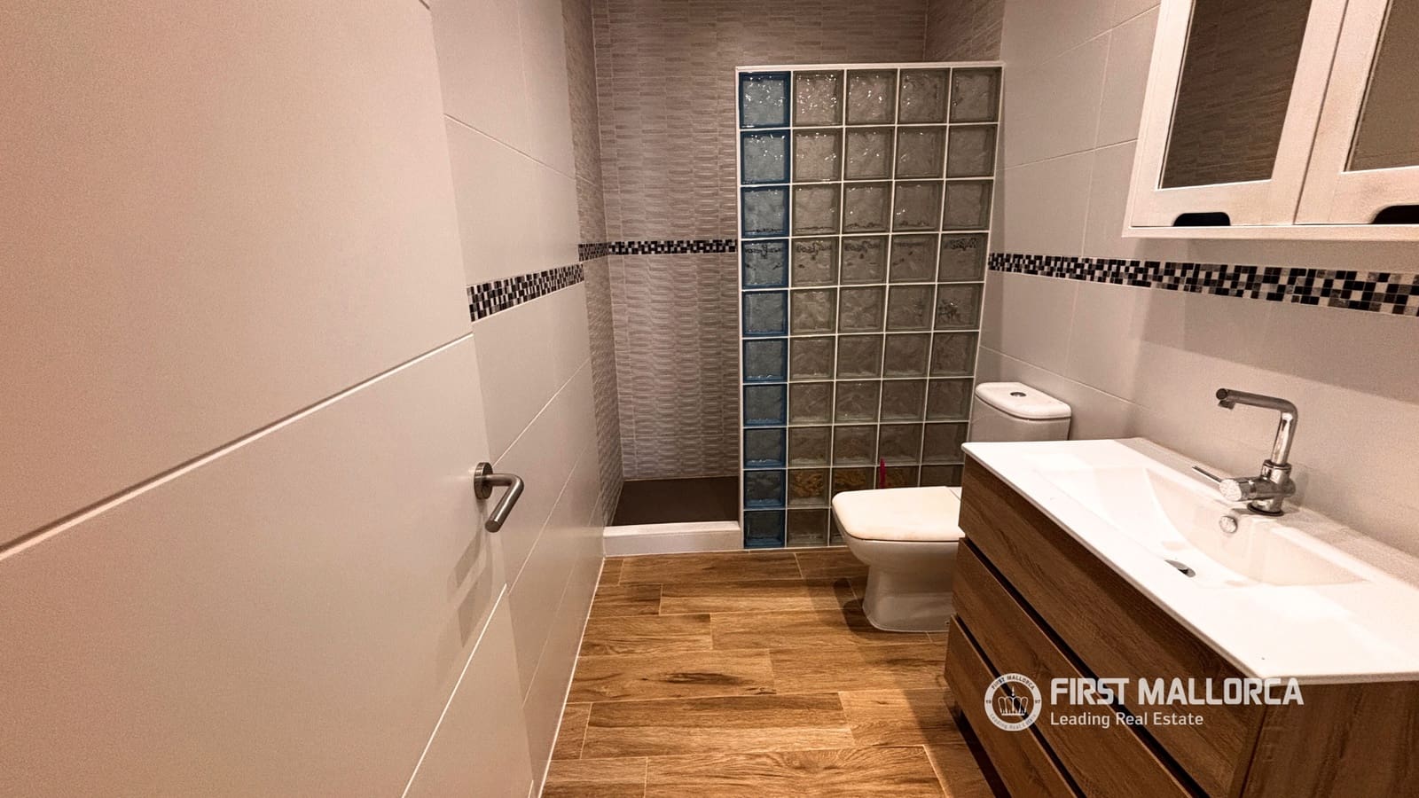 8 bedroom Villa for sale in Santa Ponsa with garage - € 1,100,000 (Ref: 9716726)