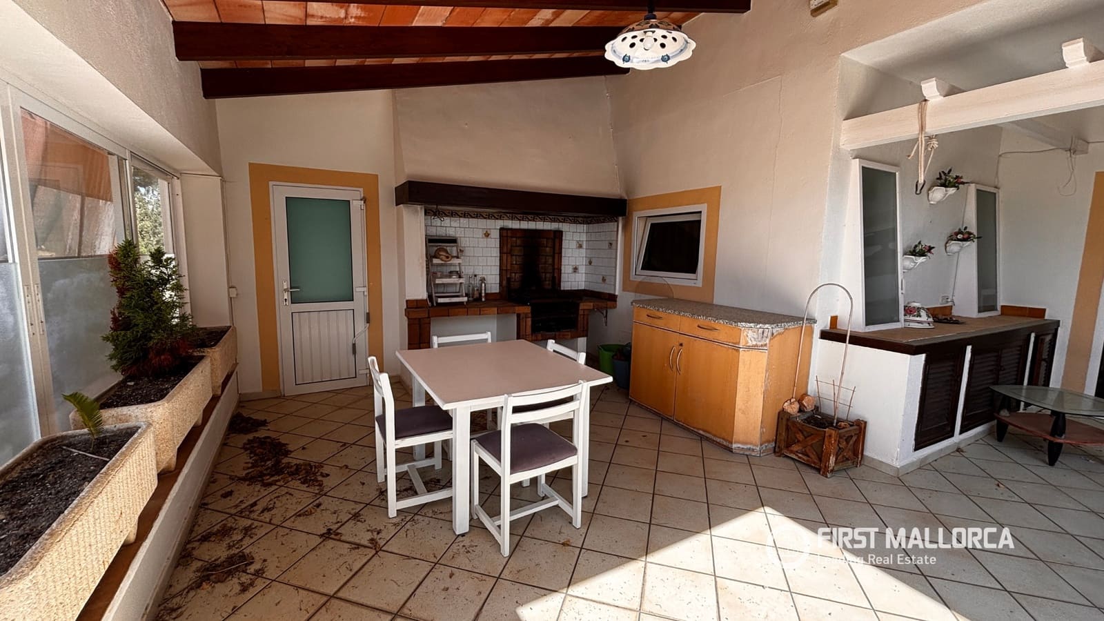 8 bedroom Villa for sale in Santa Ponsa with garage - € 1,100,000 (Ref: 9716726)