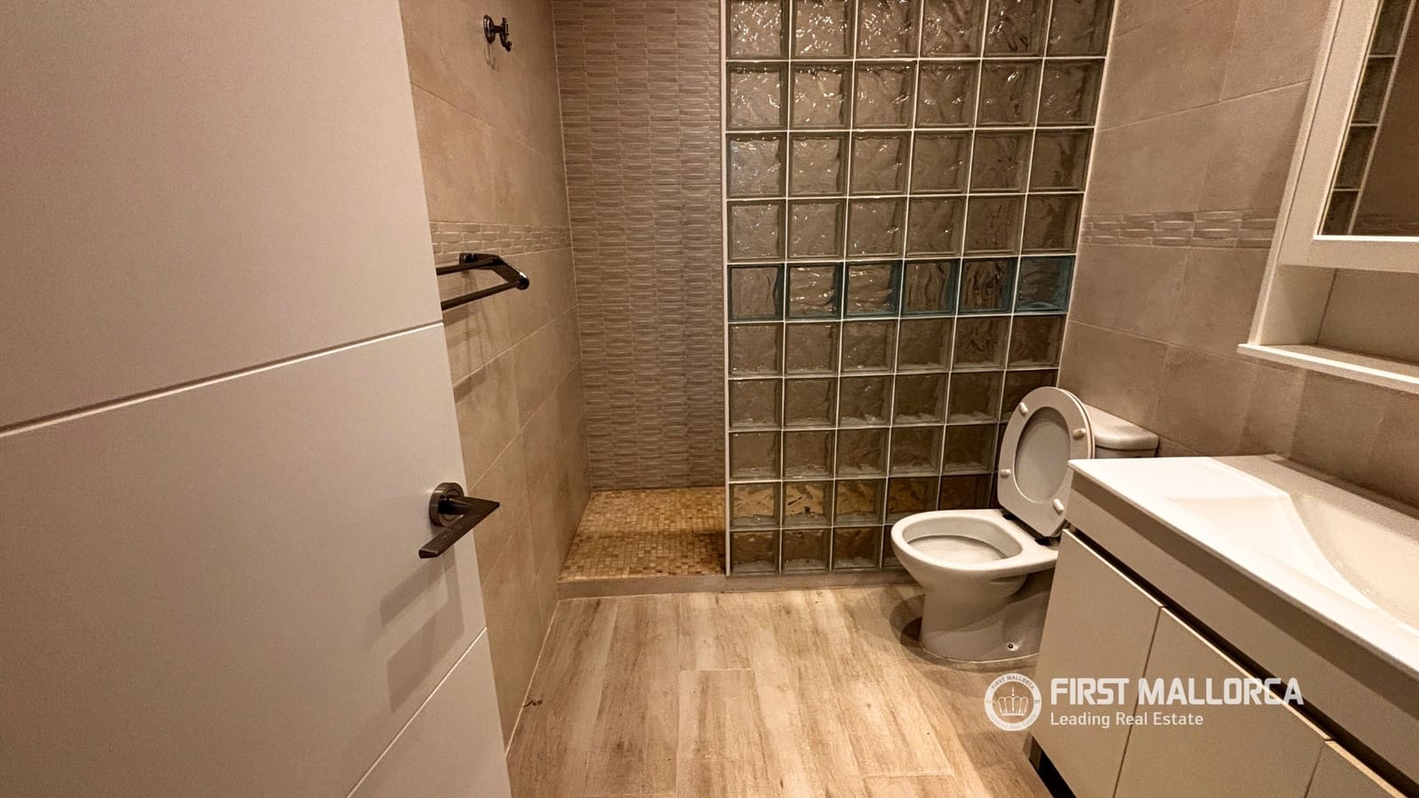 8 bedroom Villa for sale in Santa Ponsa with garage - € 1,100,000 (Ref: 9716726)