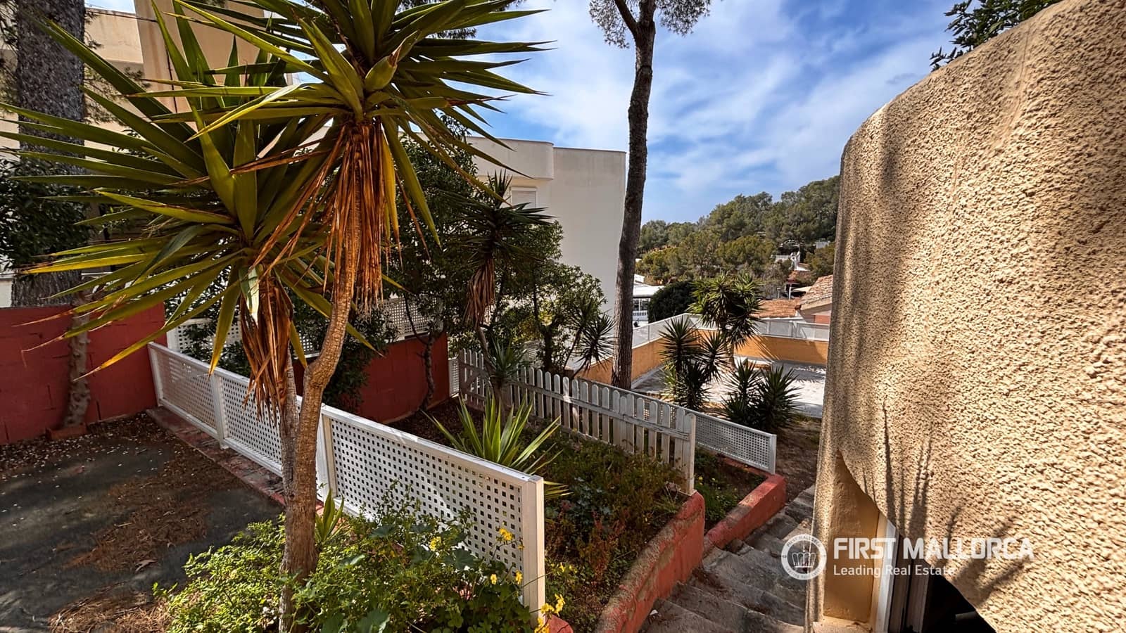 8 bedroom Villa for sale in Santa Ponsa with garage - € 1,100,000 (Ref: 9716726)