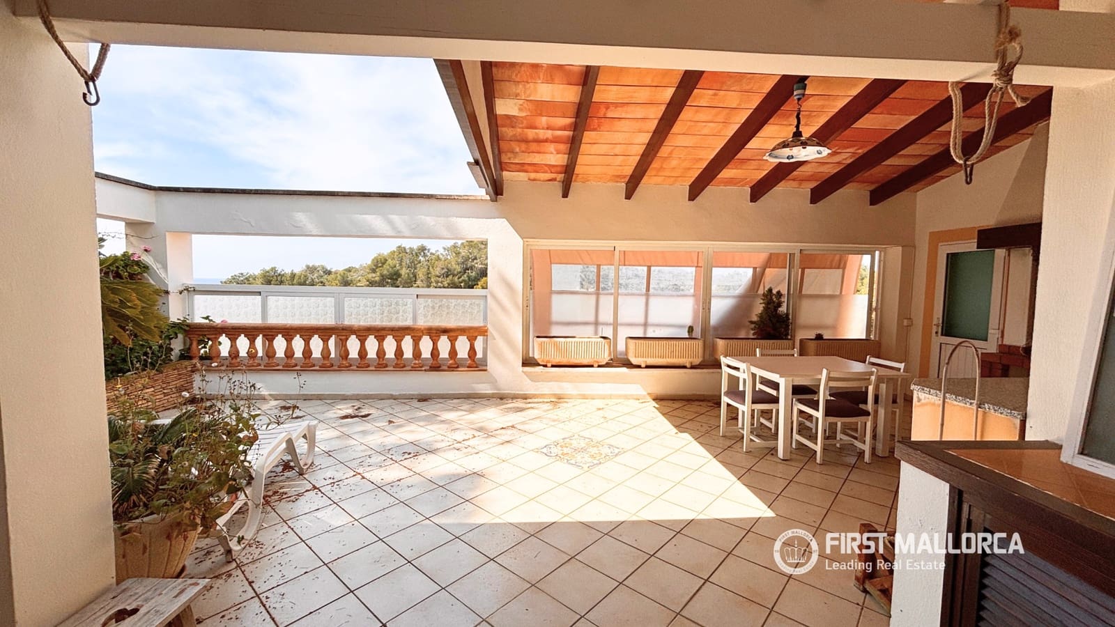 8 bedroom Villa for sale in Santa Ponsa with garage - € 1,100,000 (Ref: 9716726)