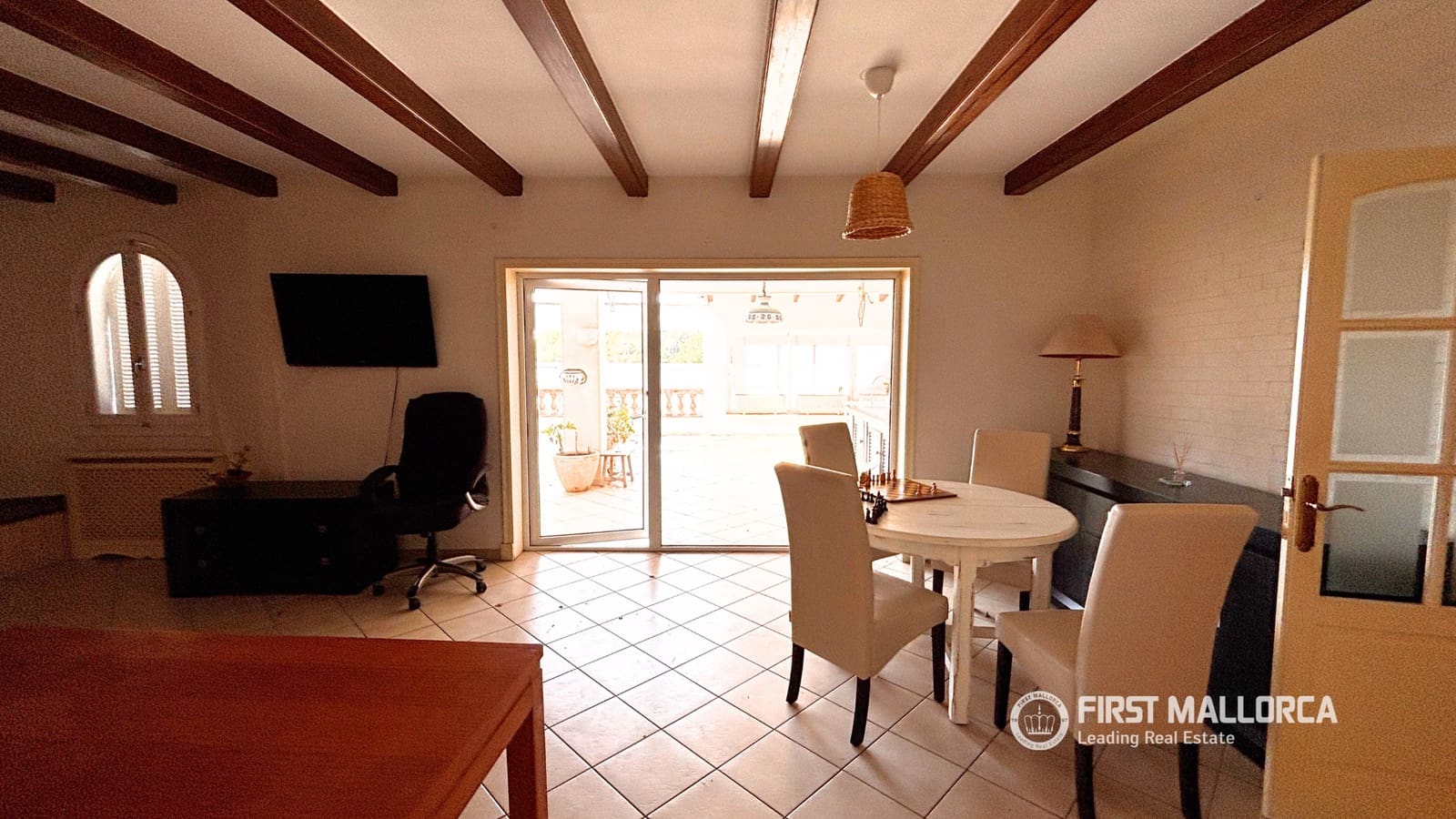 8 bedroom Villa for sale in Santa Ponsa with garage - € 1,100,000 (Ref: 9716726)