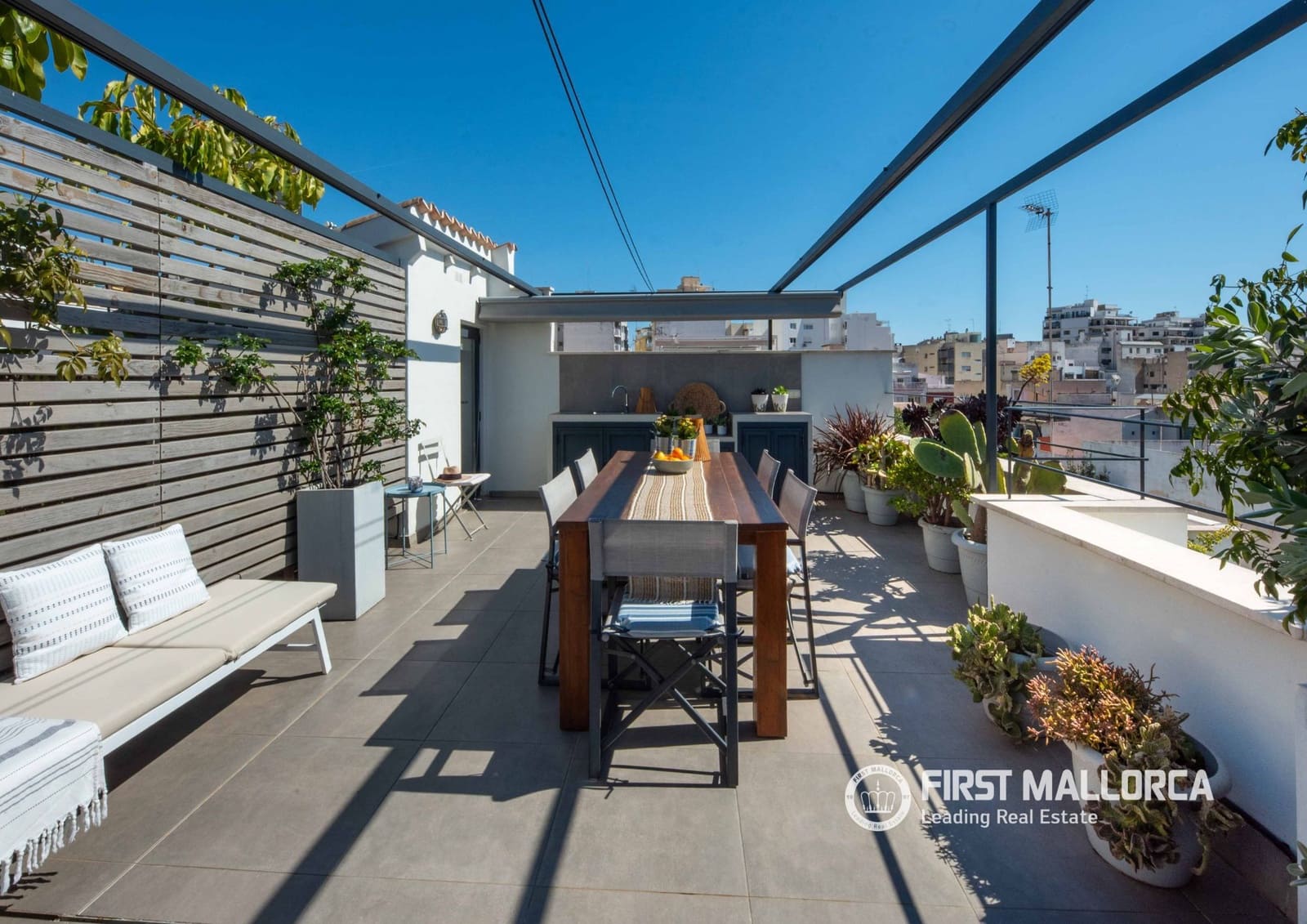 4 bedroom Townhouse for sale in Palma de Mallorca with pool garage - € 2,290,000 (Ref: 9720941)