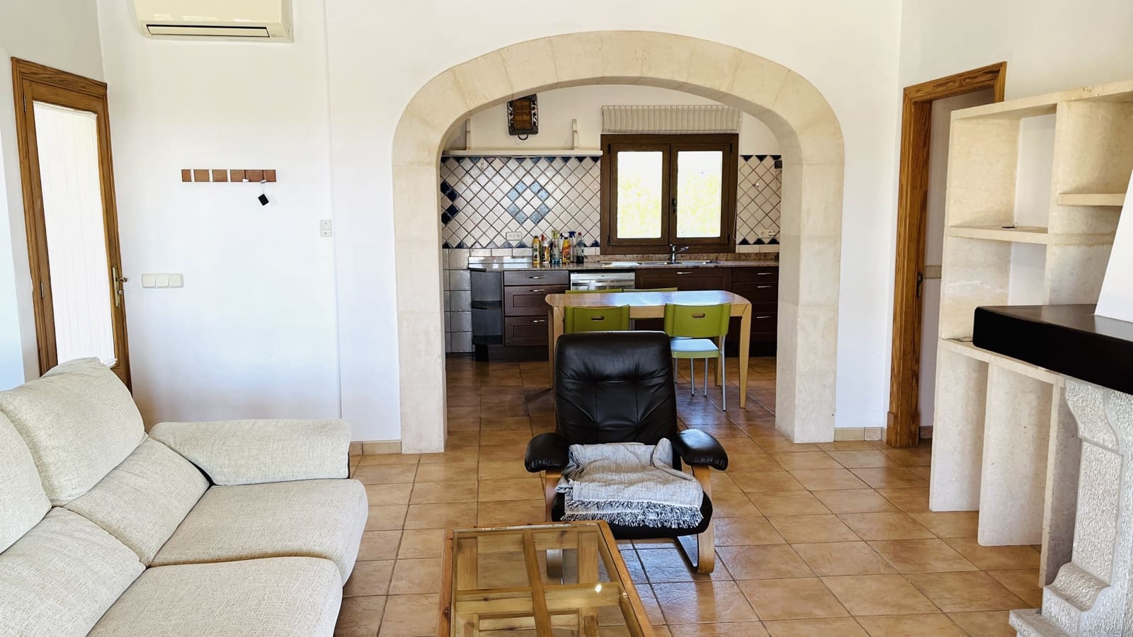 4 bedroom Finca/Country House for rent in Campos with pool garage - € 3,000 (Ref: 9720942)