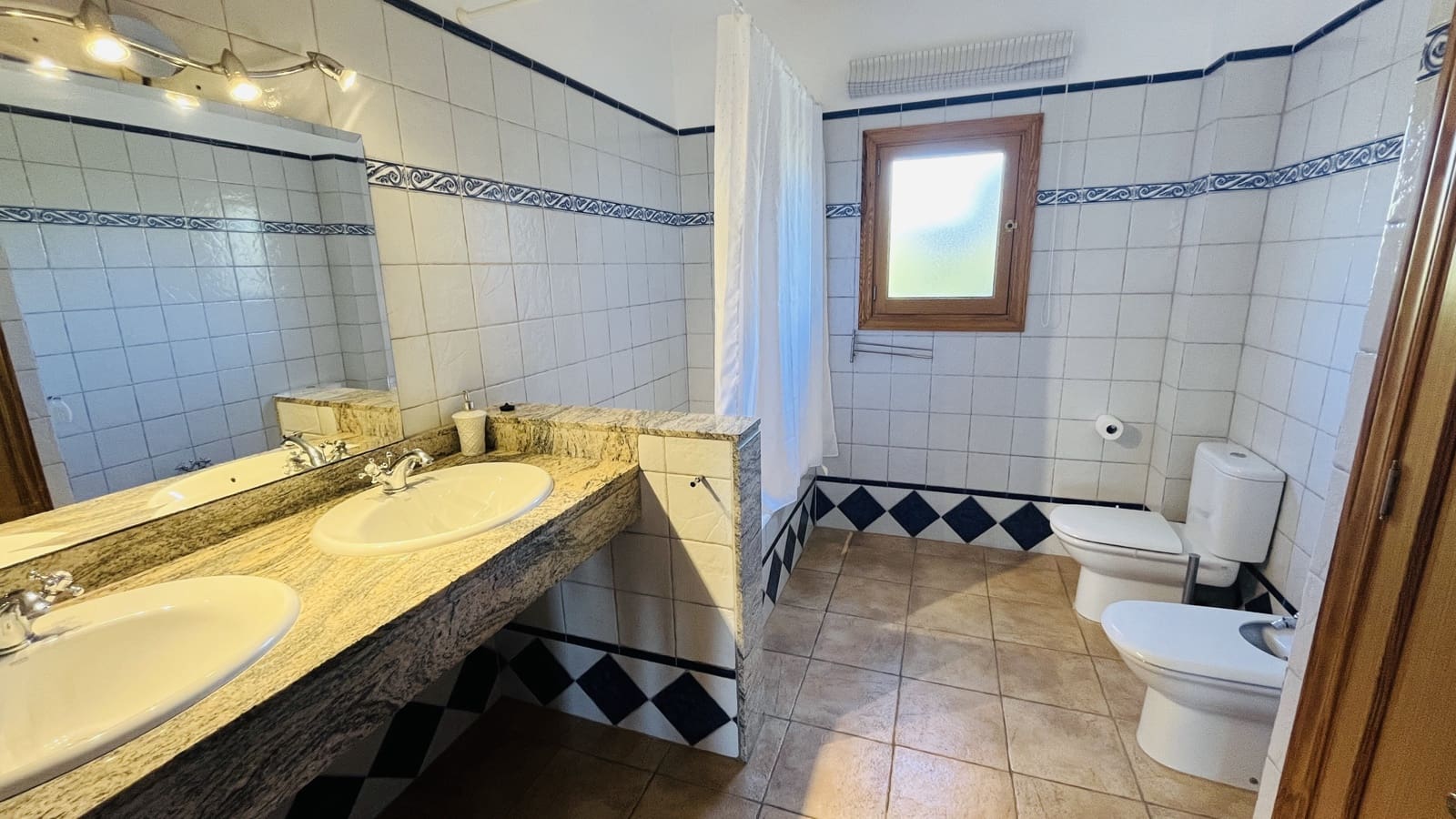 4 bedroom Finca/Country House for rent in Campos with pool garage - € 3,000 (Ref: 9720942)