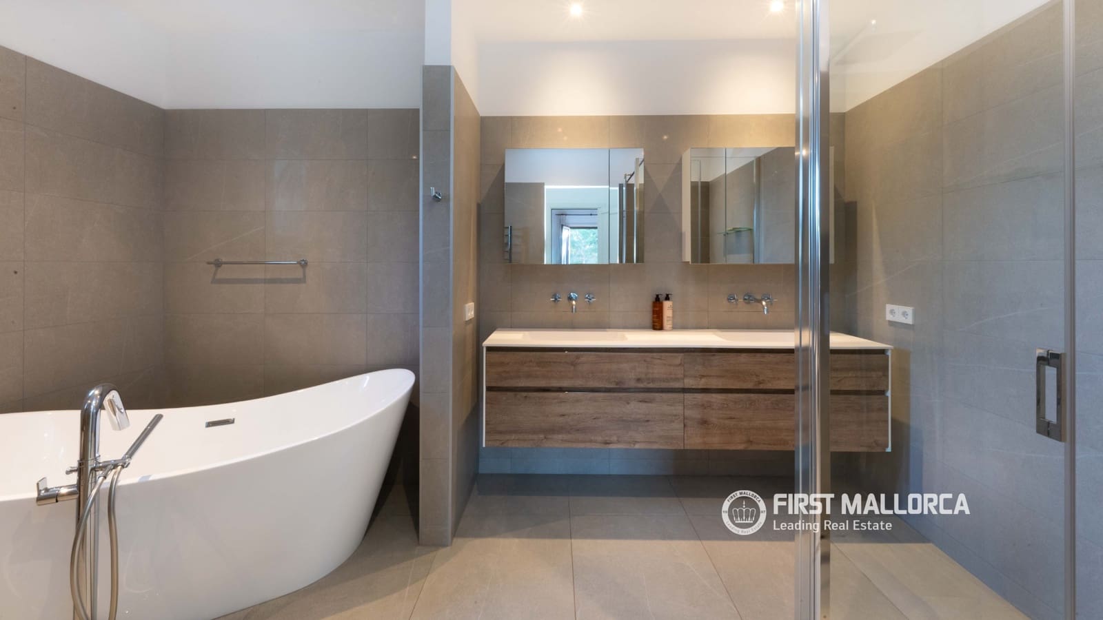 3 soverom Villa til salgs i Santa Ponsa med svømmebasseng garasje - € 2 550 000 (Ref: 9720943)